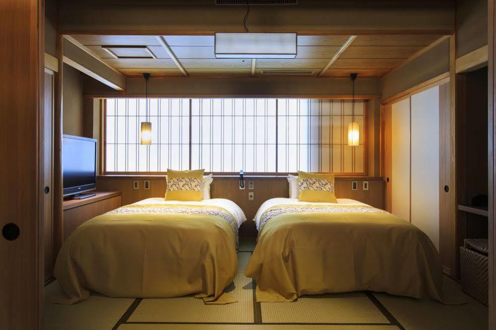Hotel Fujisan Onsen Bessho Sasa à Fujiyoshida Extérieur photo