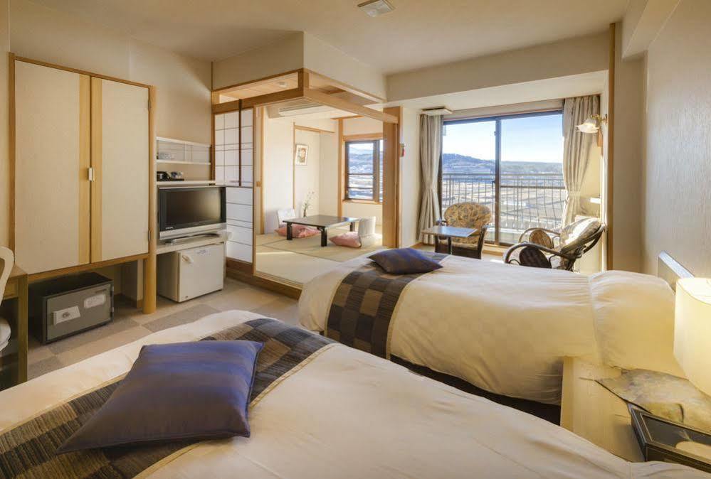 Hotel Fujisan Onsen Bessho Sasa à Fujiyoshida Extérieur photo
