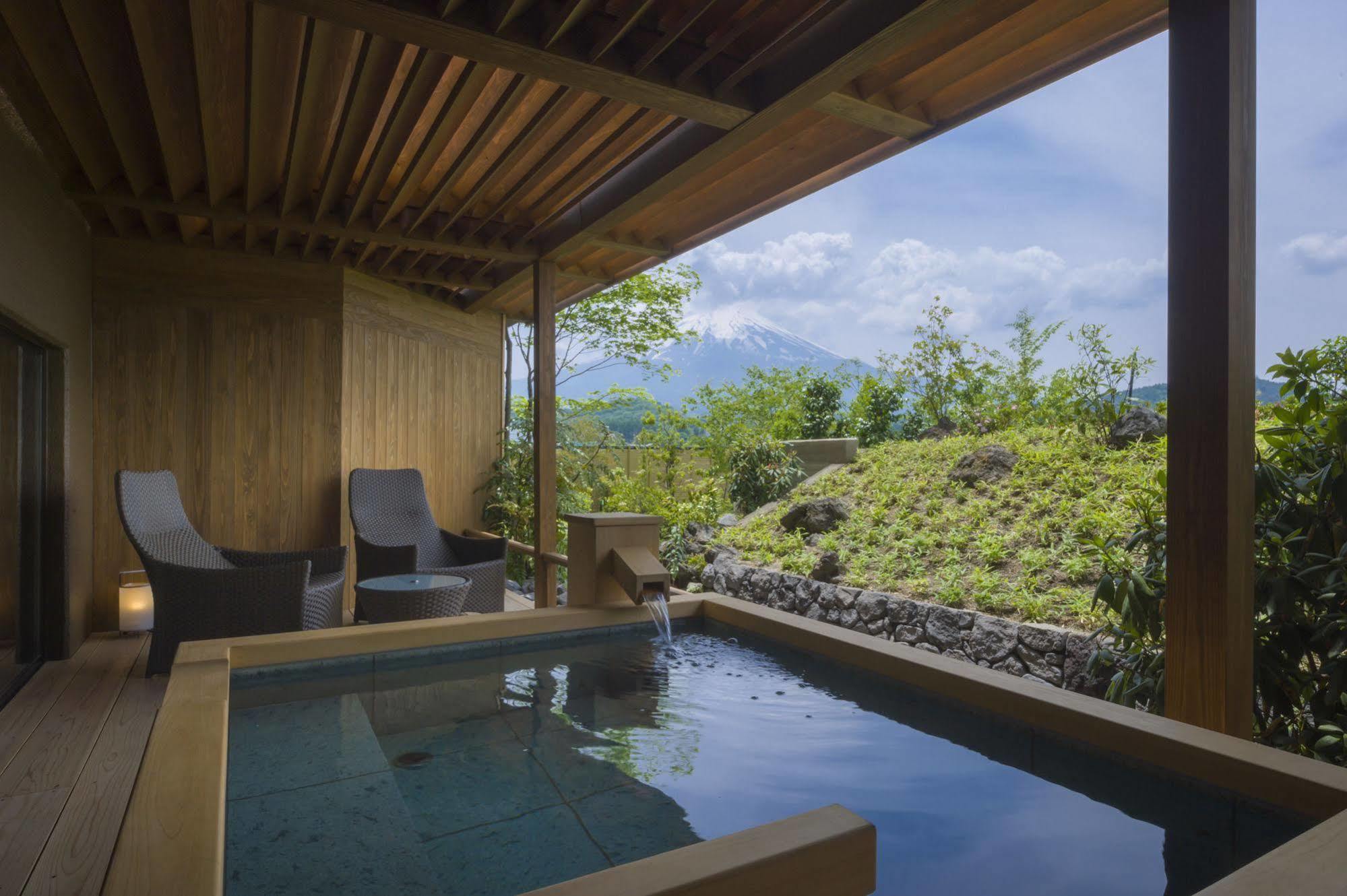Hotel Fujisan Onsen Bessho Sasa à Fujiyoshida Extérieur photo