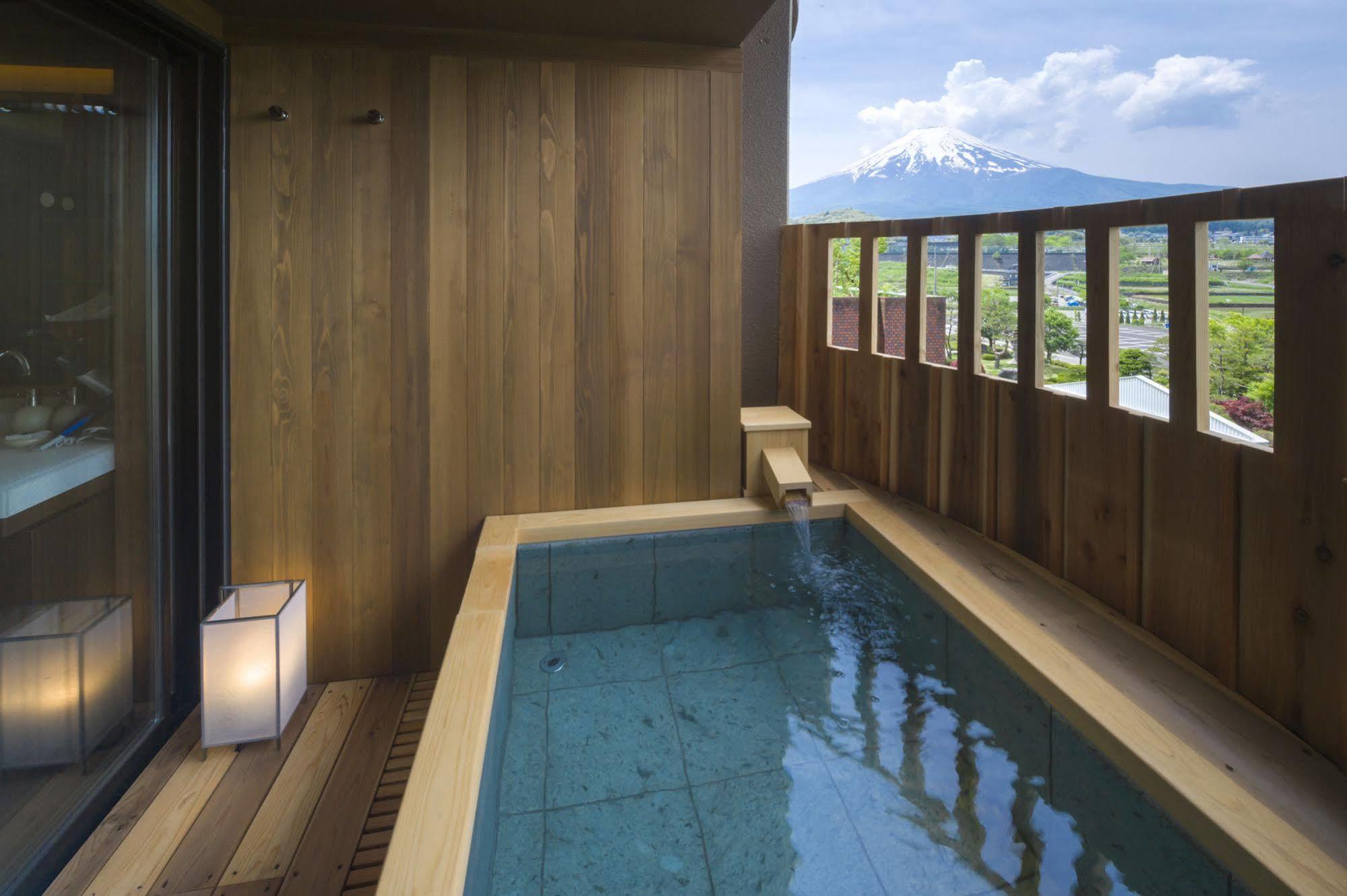 Hotel Fujisan Onsen Bessho Sasa à Fujiyoshida Extérieur photo