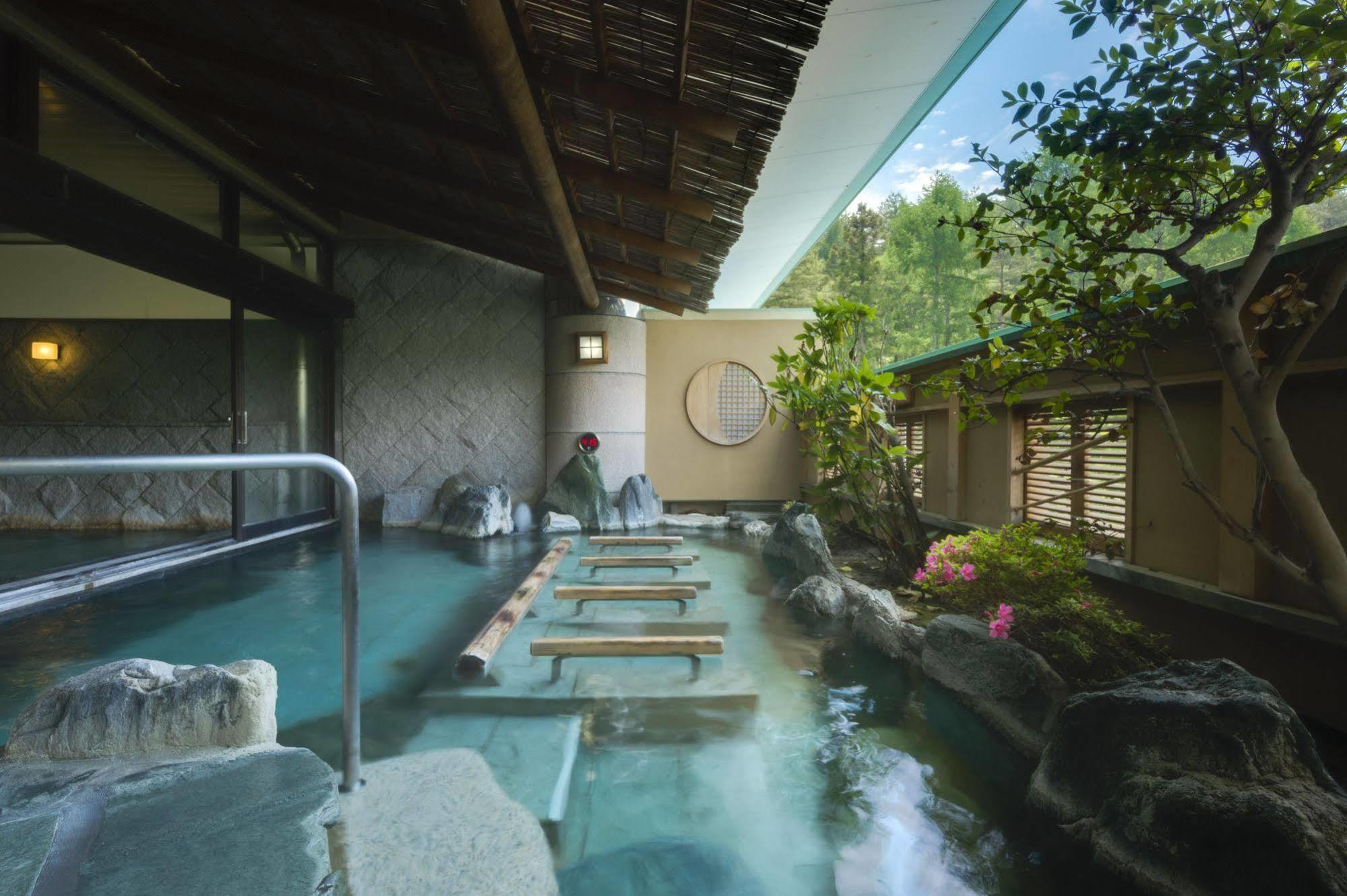 Hotel Fujisan Onsen Bessho Sasa à Fujiyoshida Extérieur photo