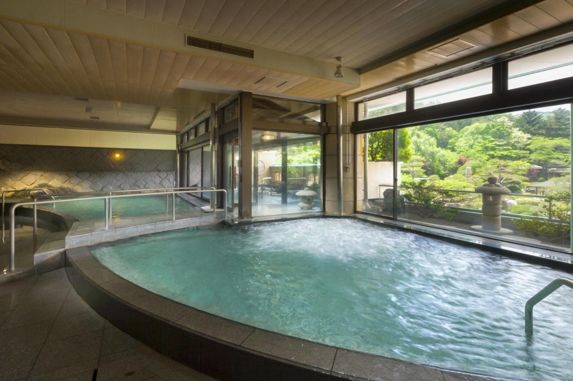 Hotel Fujisan Onsen Bessho Sasa à Fujiyoshida Extérieur photo